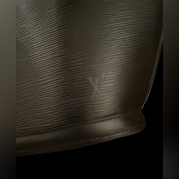 Louis Vuitton black Saint Jacques Epi leather bag! PERFECT condition!!! - Picture 5 of 9